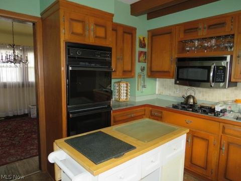 307 E Main Rd, Conneaut, OH 44030 photo 15