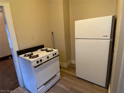 1112 Murray Ave, Akron, OH 44310 photo 8