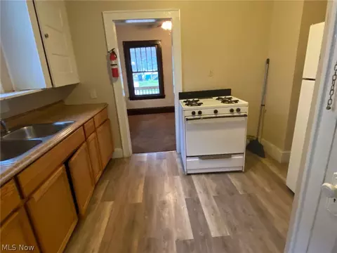 1112 Murray Ave, Akron, OH 44310 photo 7