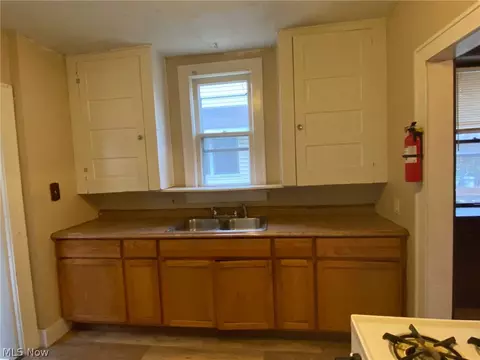 1112 Murray Ave, Akron, OH 44310 photo 6