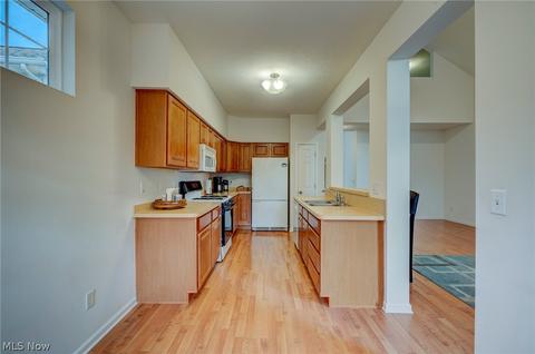 6824 Rolling Meadow Dr #E-2, Parma, OH 44134 photo 15