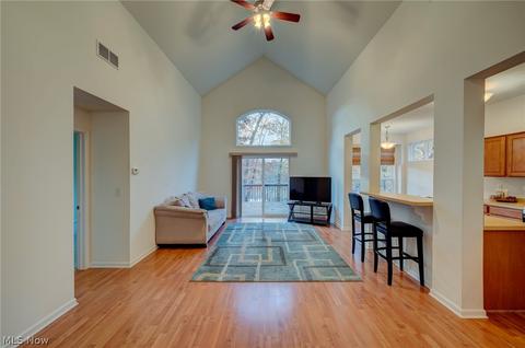 6824 Rolling Meadow Dr #E-2, Parma, OH 44134 photo 5