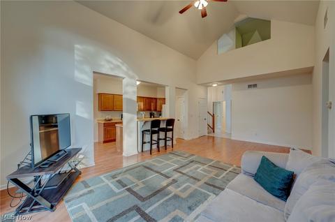 6824 Rolling Meadow Dr #E-2, Parma, OH 44134 photo 9