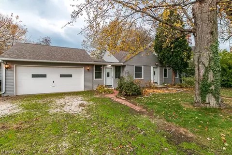 640 Tioga Trl, Willoughby, OH 44094 photo 2
