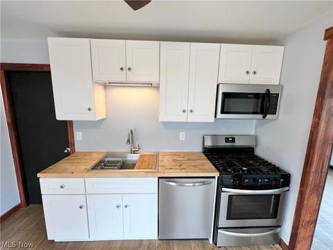 2417 E 42nd St, Lorain, OH 44055 photo 9