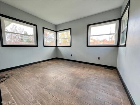 2417 E 42nd St, Lorain, OH 44055 photo 13