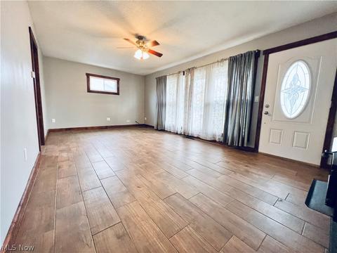 2417 E 42nd St, Lorain, OH 44055 photo 2