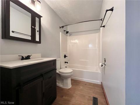 2417 E 42nd St, Lorain, OH 44055 photo 17