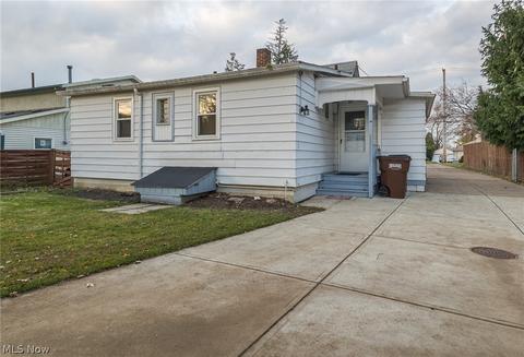 1501 Lorimer Rd, Parma, OH 44134 photo 3