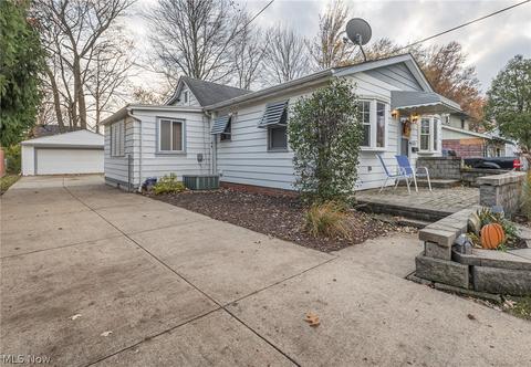1501 Lorimer Rd, Parma, OH 44134 photo 2