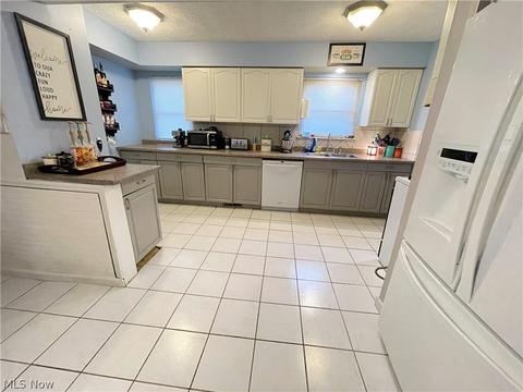 4897 Marigold Rd, Mentor, OH 44060 photo 3