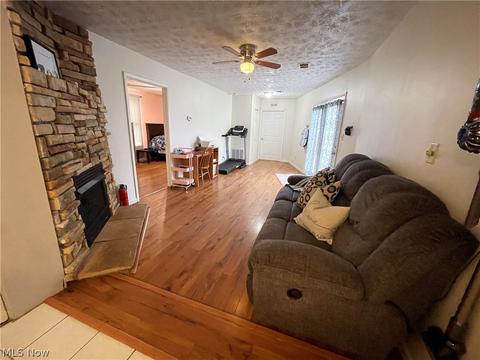 4897 Marigold Rd, Mentor, OH 44060 photo 4