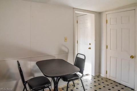 154 E 220th St, Euclid, OH 44123 photo 6