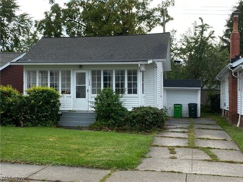 154 E 220th St, Euclid, OH 44123 photo 1
