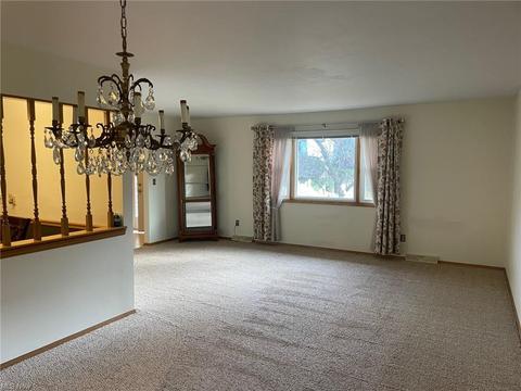 5810 Williston Dr, Parma, OH 44129 photo 17