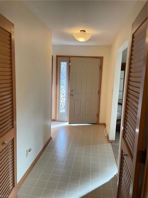 5810 Williston Dr, Parma, OH 44129 photo 3