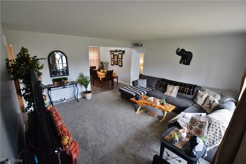 2641 Burlingham Dr, Ashtabula, OH 44004 photo 4
