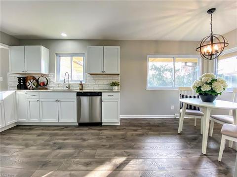 7065 Arcadia Dr, Parma, OH 44129 photo 10
