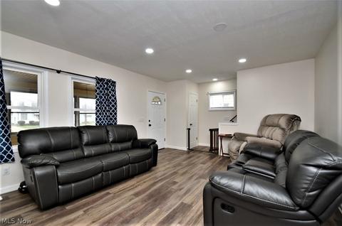 5710 Snow Rd, Parma, OH 44129 photo 5