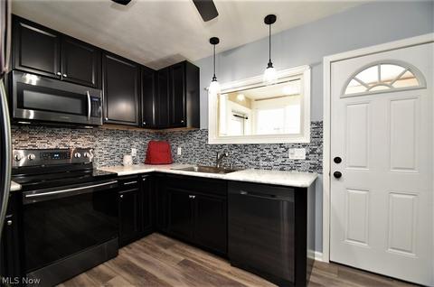 5710 Snow Rd, Parma, OH 44129 photo 14