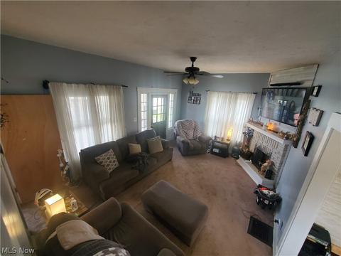 6415 Velma Ave, Parma, OH 44129 photo 2