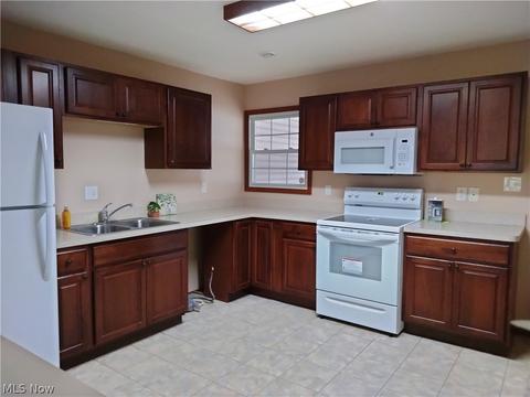504 Denison Ave, Elyria, OH 44035 photo 7