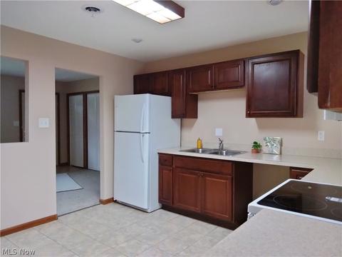504 Denison Ave, Elyria, OH 44035 photo 8