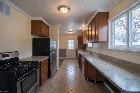 4708 Willowbrook Dr, Mentor, OH 44060 photo 5