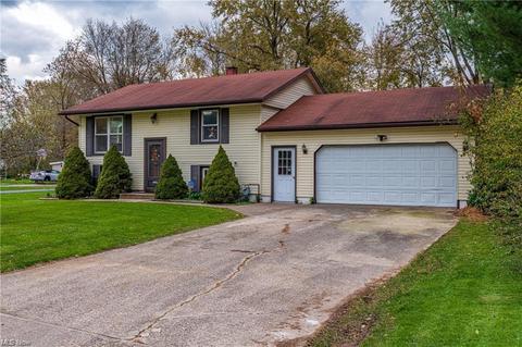 1726 Myrtle Ave, Ashtabula, OH 44004 photo 3