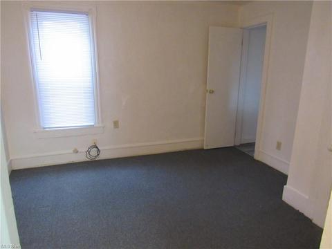 620 W 57th St, Ashtabula, OH 44004 photo 8