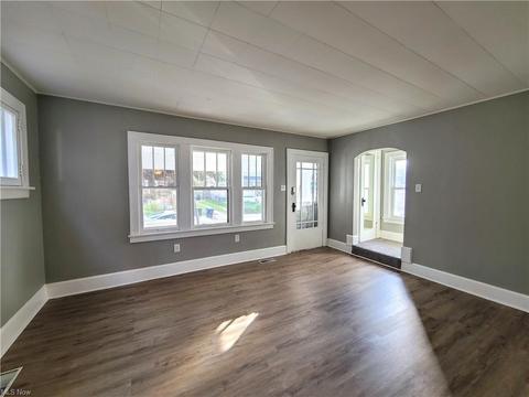 1172 Big Falls Ave, Akron, OH 44310 photo 3