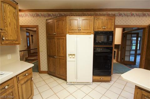 3075 Mill Ridge Cir NW, Canton, OH 44708 photo 13