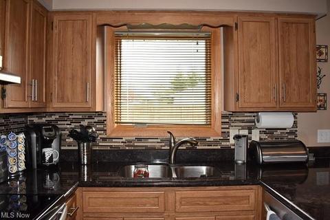 7305 Ames Rd, Parma, OH 44129 photo 15
