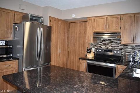 7305 Ames Rd, Parma, OH 44129 photo 14