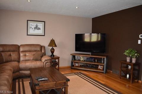 7305 Ames Rd, Parma, OH 44129 photo 6