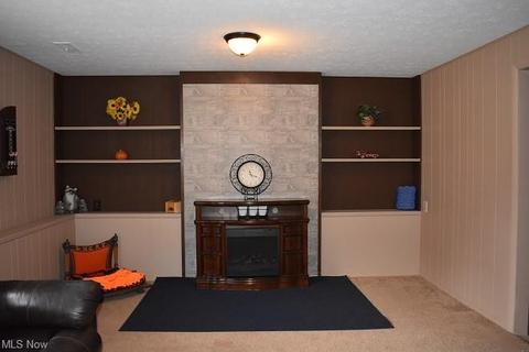 7305 Ames Rd, Parma, OH 44129 photo 8