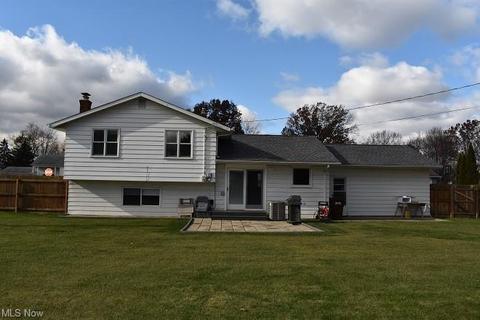 7305 Ames Rd, Parma, OH 44129 photo 3