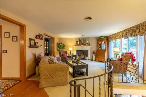 824 Overdale Ave NW, Canton, OH 44708 photo 4