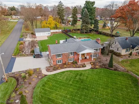 824 Overdale Ave NW, Canton, OH 44708 photo 1