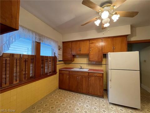 5259 W 48th St, Parma, OH 44134 photo 4