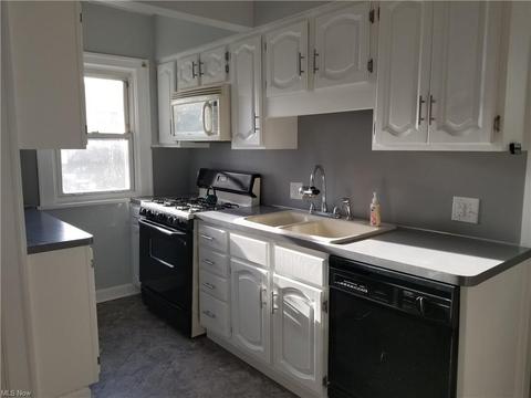 80 E 213 St, Euclid, OH 44123 photo 5