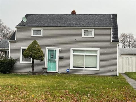601 E 261st St, Euclid, OH 44132 photo 1
