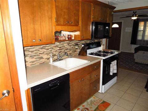 306 Longfellow St, Elyria, OH 44035 photo 10