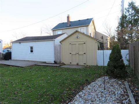 306 Longfellow St, Elyria, OH 44035 photo 5