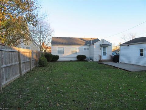 306 Longfellow St, Elyria, OH 44035 photo 3
