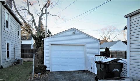 306 Longfellow St, Elyria, OH 44035 photo 2