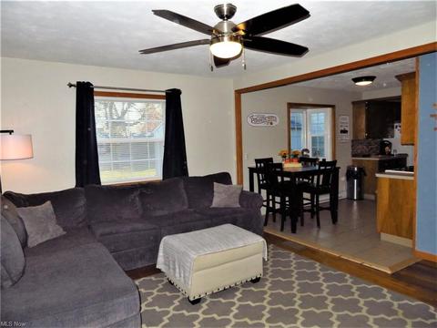 306 Longfellow St, Elyria, OH 44035 photo 7