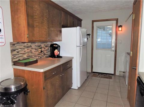 306 Longfellow St, Elyria, OH 44035 photo 11
