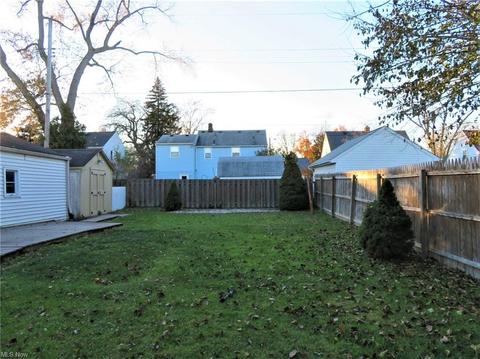 306 Longfellow St, Elyria, OH 44035 photo 4