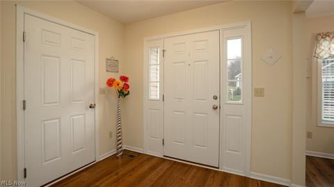 112 Manning Ct, Elyria, OH 44035 photo 2